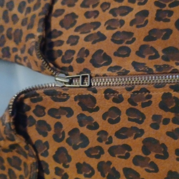 Leather jacket - Picture 4 of 10